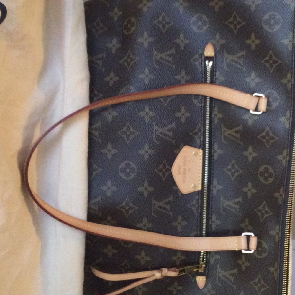 100% Authentic Louis Vuitton IENA MM tote bag